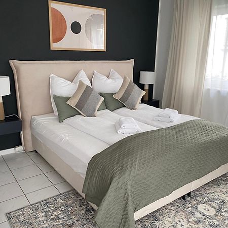 Moderne Wohnung Mit Terrasse & Parkplatz; Naehe Bwzk & Amazon Koblenz  Exteriör bild