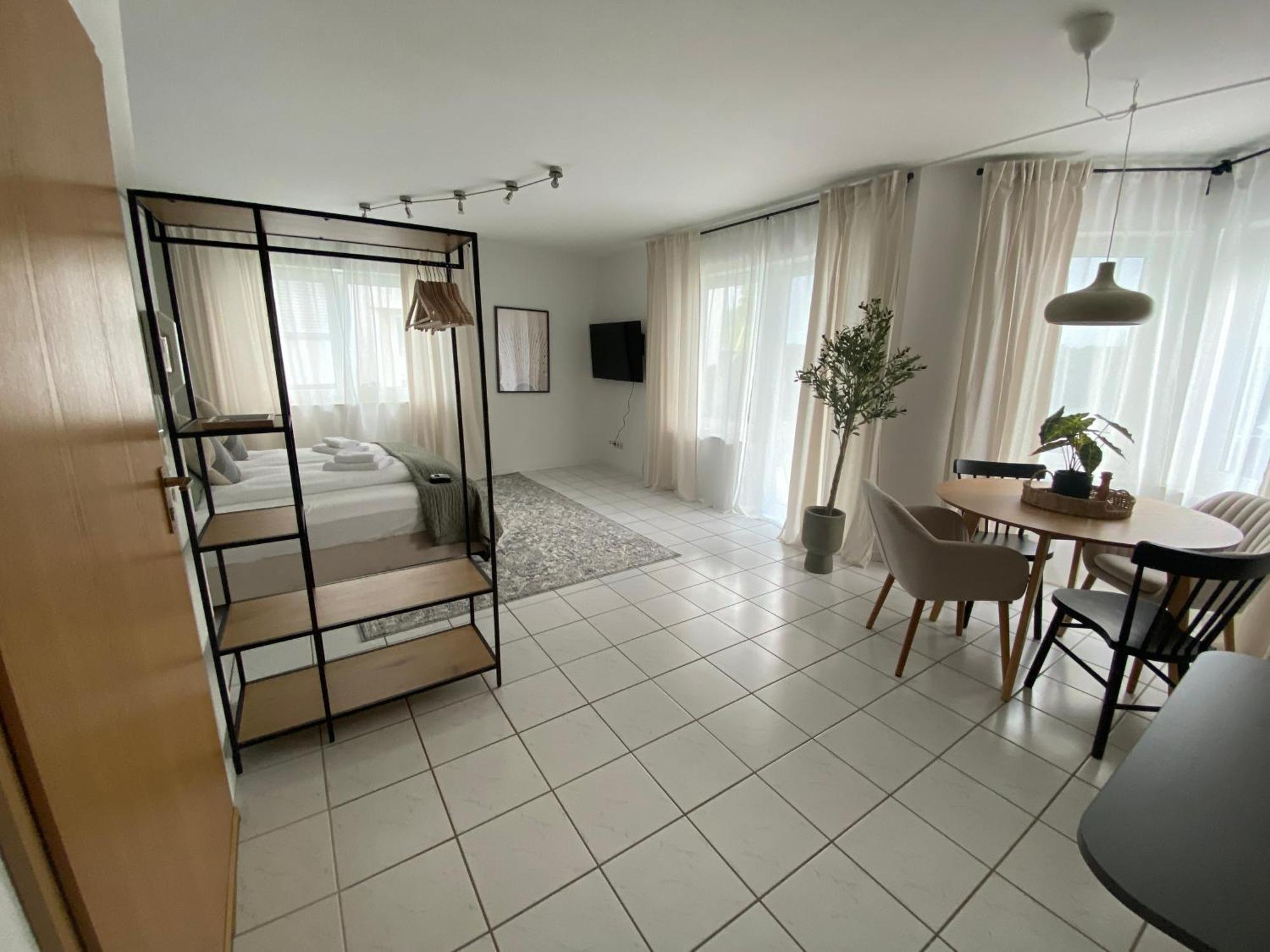 Moderne Wohnung Mit Terrasse & Parkplatz; Naehe Bwzk & Amazon Koblenz  Exteriör bild
